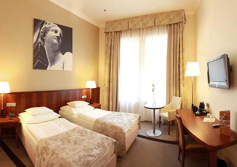Hotel Maestro By Adrez Prague Room photo